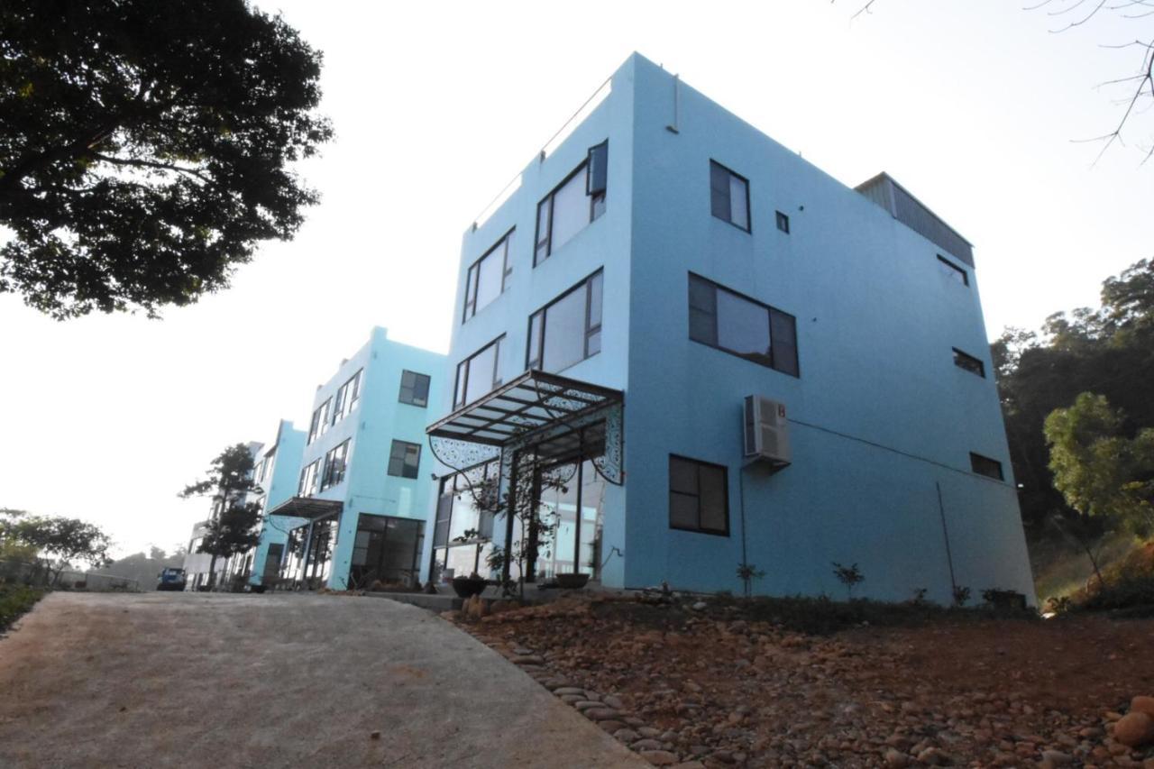 巨缿民宿巨象民宿 Sanyi Exterior foto